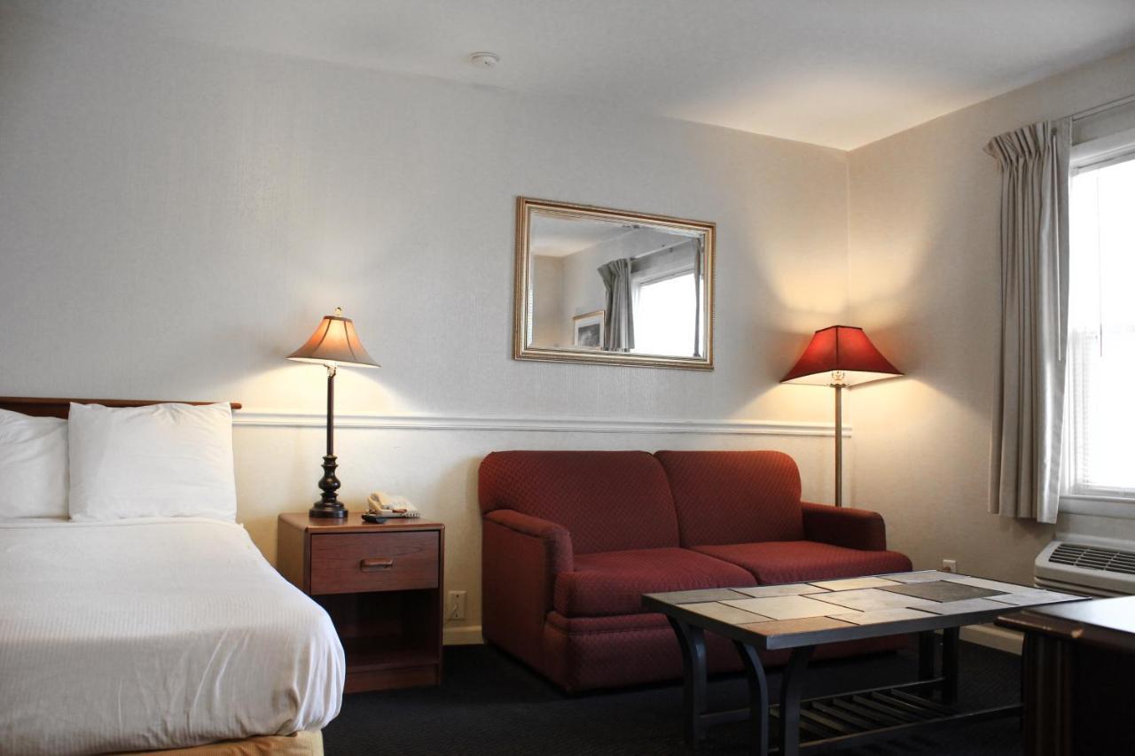 Alpine Inn & Suites Рокфорд Екстер'єр фото