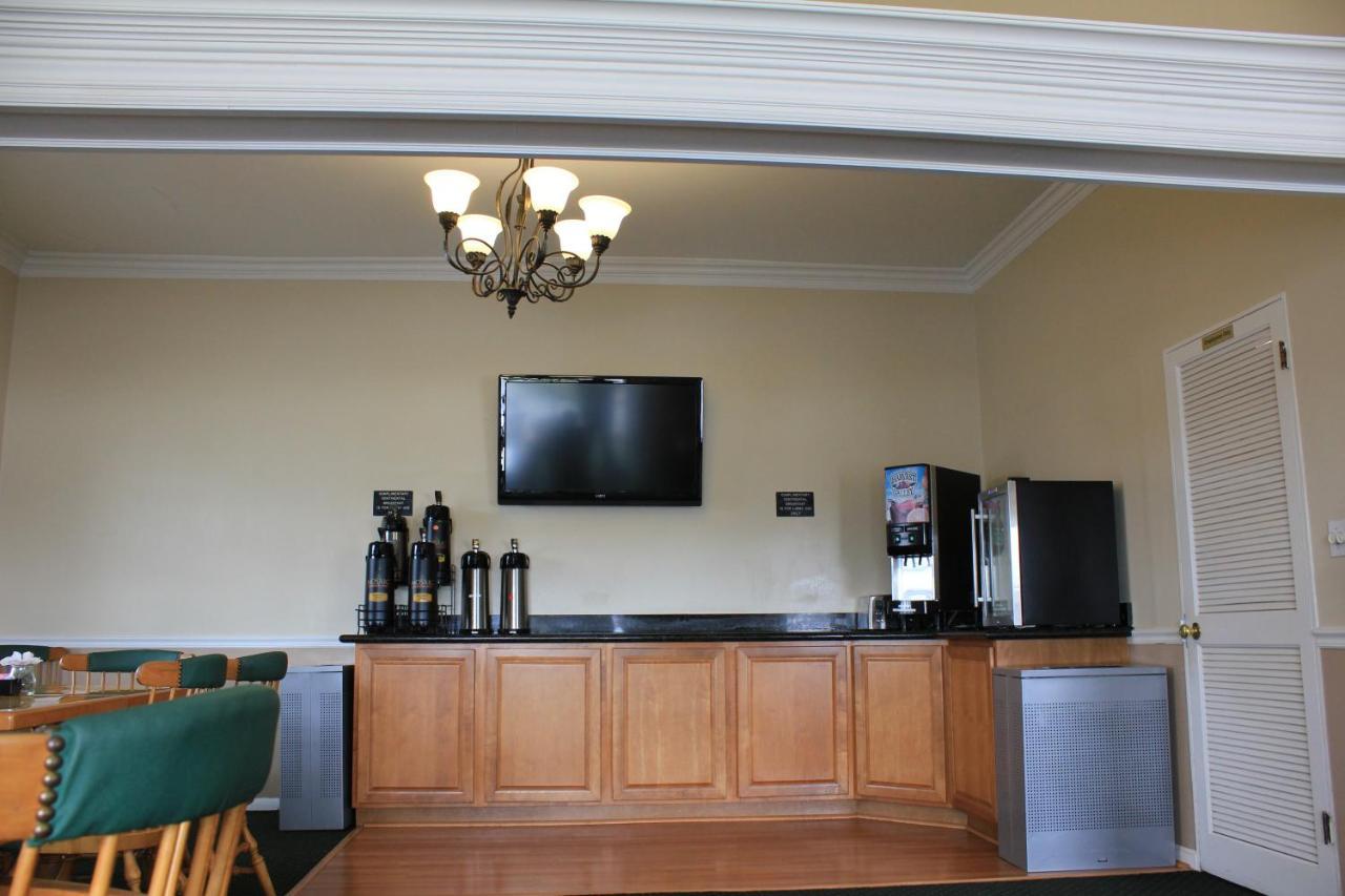 Alpine Inn & Suites Рокфорд Екстер'єр фото