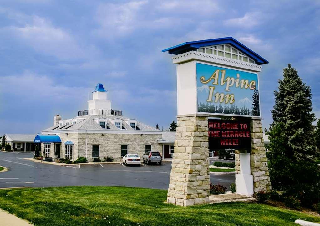 Alpine Inn & Suites Рокфорд Екстер'єр фото